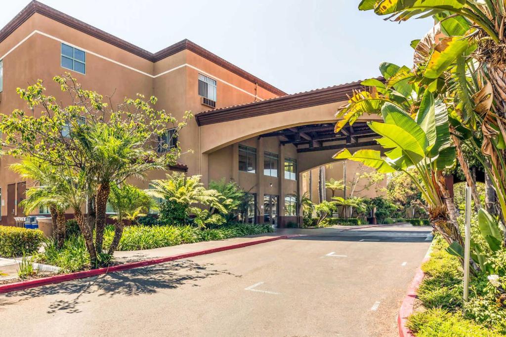 Ramada Suites by Wyndham San Diego